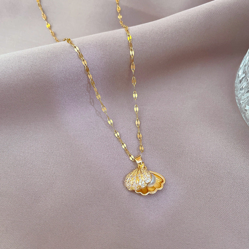 Shell Pearl Necklace With RhinestonesShell Pearl Necklace