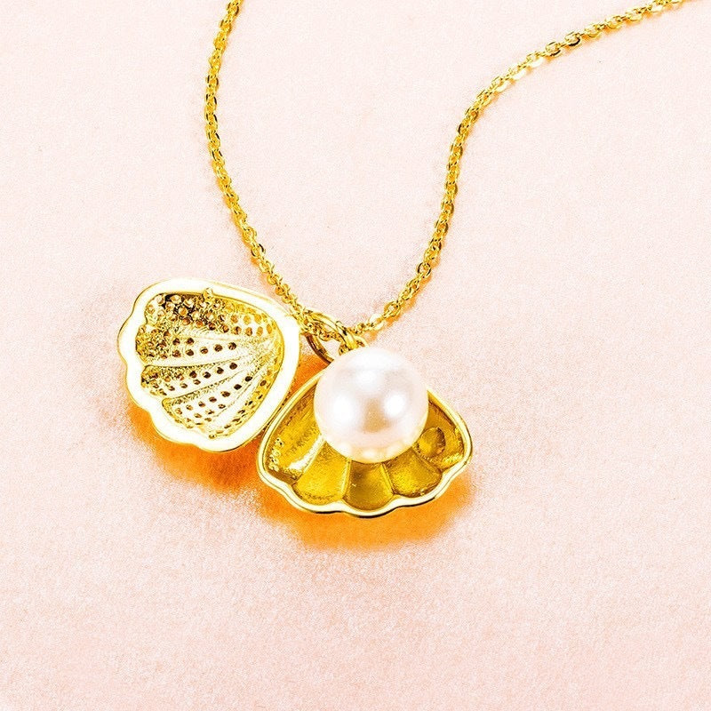 Shell Pearl Necklace With RhinestonesShell Pearl Necklace